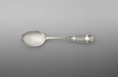 Čajová lžička (jedna z páru), cca 1860-90 (stříbrná)