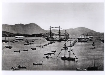 Pohled na přístav v Hong Kongu z knihy „Illustrations de la Chine et de ses Habitants“ od J. Thomsona, publikované v roce 1873