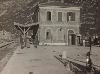 Album "Moje světová válka - vzpomínky na jihozápadní frontu v Korutanech, Itálie, Trentino-Alto Adige) 31/03/1915-12/11/ 1918 - Josef Zohles Wien ": stanice Chiusaforte (č/b