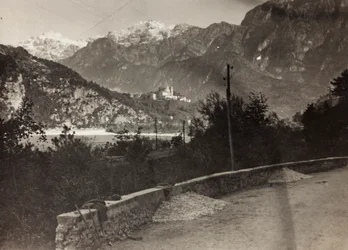 Album "Moje světová válka - vzpomínky na jihozápadní frontu v Korutanech, Itálie, Trentino-Alto Adige) 31.3.1915-12.11. 1918 - Vídeň Josefa Zohleho ": válečná zóna (č/b foto)