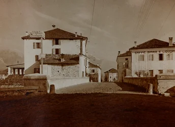 Album "Moje světová válka - vzpomínky na jihozápadní frontu v Korutanech, Itálie, Trentino-Alto Adige) 31.3.1915-12.11. 1918 - Josef Zohles Vídeň ": pohled na Chiusaforte (čb ph