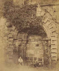 Kirkstall Abbey. Dveře na severní straně, 1850.