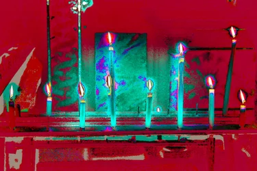 All But One, ze série Votive Candle, 2015 (fotografie)