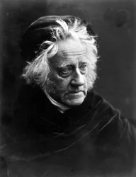 Sir John Frederick William Herschel, 1867 (černobílá fotografie)