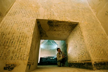 Egypt; archeologie; Stará říše; Sakkára, Audran Labrousse, francouzská mise, Pepi I., hrobka
