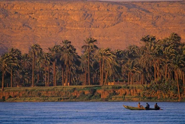 Scenérie řeky Nil, Egypt, poblíž Amarny, 2001 (foto)