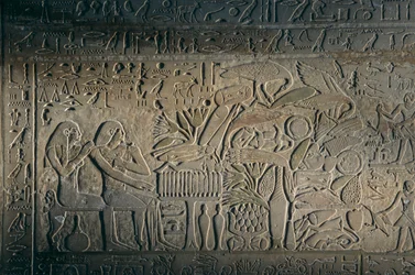 Reliéf z Abydosu, artefakt; Egypt, 2005 (foto)