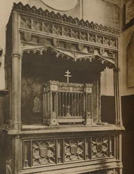 Stále hořící lampa údržby Toc H v Allhallows, Barking, c1935.
