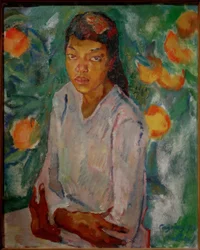 Julia u oranžového keře
