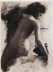 Skica (ženská záda) od Le Bègue v „Les Processes d’art en photographie“ od Demachy a Puyo, fotoklub Paříž, Paříž 1906.
