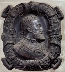 Profilový portrét císaře Karla V. (1500-1558)”” Reliéf z bronzu vyřezávaný Leonem Leonim (1509-1590). Paříž, muzeum Louvre