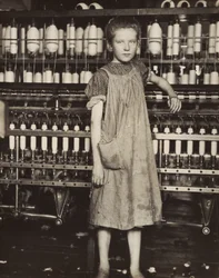 Addie Card, 12 let. Přadlena v továrně na bavlnu, North Pownal, Vermont