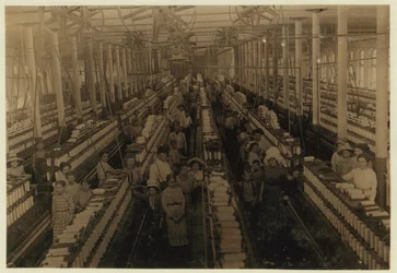 Děti pracující v přádelně v Magnolia Cotton Mills, Mississippi, 1911