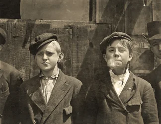 Novináři mají pauzu na cigaretu, St. Louis, Missouri. 1910