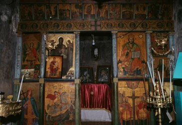 Ikonostas v kostele Agia Paraskevi, Anhisaraki, Kréta, Řecko (foto)