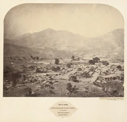 Pohledy v Mysore: chrám Bhoganarasimhaswamis, v pevnosti, Devarayadroog..., 1862-1865.