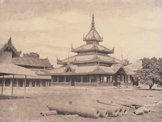 Amerapoora: Palác bílého slona