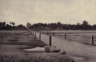 Madura: Řeka Vygay, s Causeway, přes do Madury
