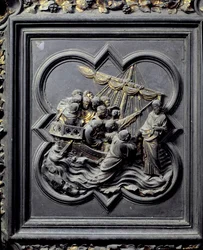 Ježíš kráčí po vodě a zachraňuje Petra, osmý panel severních dveří baptisteria San Giovanni, 1403-24