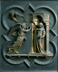 Severní brána (nazývaná Křížová brána, na sever), vnější detail: Zvěstování. Bronzová socha od Lorenza Ghibertiho (1378-1455)