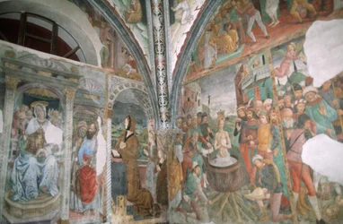 Itálie, Piemont, Serralunga di Crea, Sacro Monte di Crea, bazilika Santa Maria Assunta, kaple, fresky