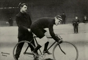 Portrét amerického cyklisty Franka Kramera ( 1880