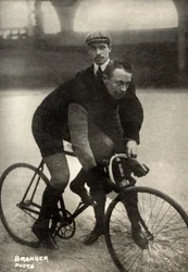 Portrét belgického cyklisty Juliana Van Der Borna ( 1872 ,  ) (fotografie)