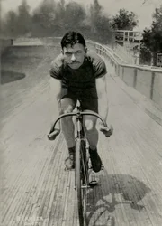 Portrét francouzského cyklisty Francoise Poulaina ( 1883 ,  ) (fotografie)