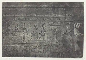 Velký chrám v Denderahu (Teutyres), sochy ze zadního průčelí; Horní Egypt, deska 20 z alba "Egypte, Nubie, Palestine et Syrie" (1852)