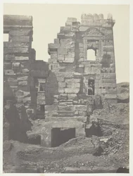 Medinet-Habou, severní fasáda gynecea Ramses-Méiamoun, Théby, 184951.