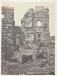 Medinet-Habou, severní průčelí Gynécée de Ramsès-Méiamoun; Thebes