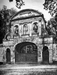 Temple Bar, Theobalds Park, poblíž Cheshunt, Hertfordshire, 1926-1927