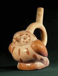 Předkolumbovské umění, kultura Mochica: terakotová nádoba ve tvaru sovy - 100 př. n. l.-800 n. l. - Lima, Národní muzeum antropologie a archeologie, Peru