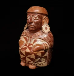 Předkolumbovské umění, močická civilizace: nádoba zobrazující „Tkalce“ - 200 př. n. l.-700 n. l. - Lima, Národní muzeum antropologie a archeologie, Peru - Předkolumbovské umění, močická civilizace (kultura Mochica), antropomorfní láhev: vyobrazení