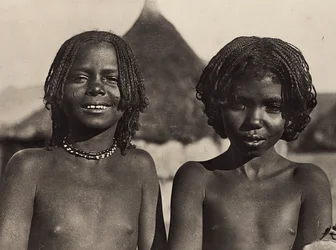 „Budování říše“ ve fašistickém věku: Marie dívky v Eritreji, 9. 5. 1936 (černobílá fotografie)