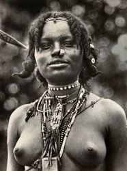 „Budování impéria“ ve fašistické éře: žena z kmene Cunama, 09/05/1936