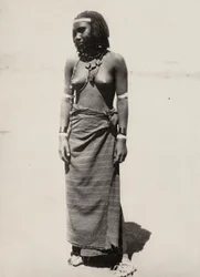 Budování říše v době fašismu: žena z Cunamy, 09/05/1936 (čb fotografie)