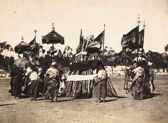„Budování říše“ ve fašistickém věku: festival, damerà, 9.5.1936 (černobílá fotografie)