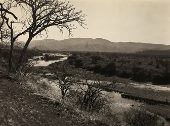„Budování říše“ ve fašistickém věku: Setit v Biaghele, 9.5.1936 (černobílá fotografie)