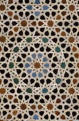 Bou Inania Madrasa, obklady zellij (keramika)