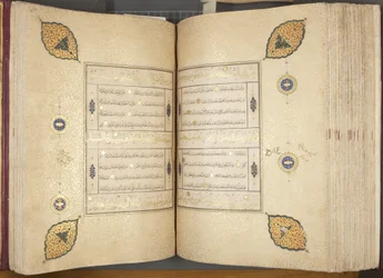 Fol 257 verso 258 recto, Timurid Quran, 1441 (inkoust a zlato na papíře)