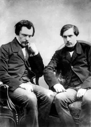 francouzští spisovatelé bratři Edmond a Jules de Goncourt c. 1855 obrázek od Nadara