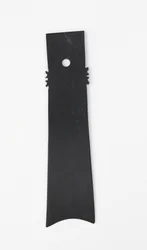 Vidlicový sekáč (zhang), kultura Qijia, cca 2500-2000 př. n. l. (nefrit)