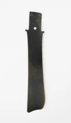 Vidlicový sekáč (zhang), kultura Qijia, cca 2500-2000 př. n. l. (nefrit (nefrit))