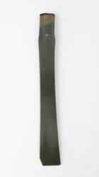 Dláto s vidlicí (zhang) Kultura Qijia (jadeit (nefrit))