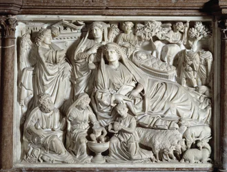 Kazatelna se Zvěstováním a Narozením Páně, vytvořená Nicolou Pisanem (1215/20-1278/84), mramorová kazatelna, 1260, baptisterium San Giovanni v Pise, Itálie