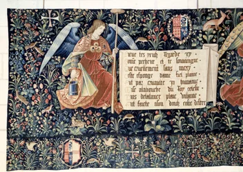 Vising of the Revelation (1373-1383), andělé nesoucí nástroje umučení. Tapiserie od Nicolase Bataille (1330-1405)