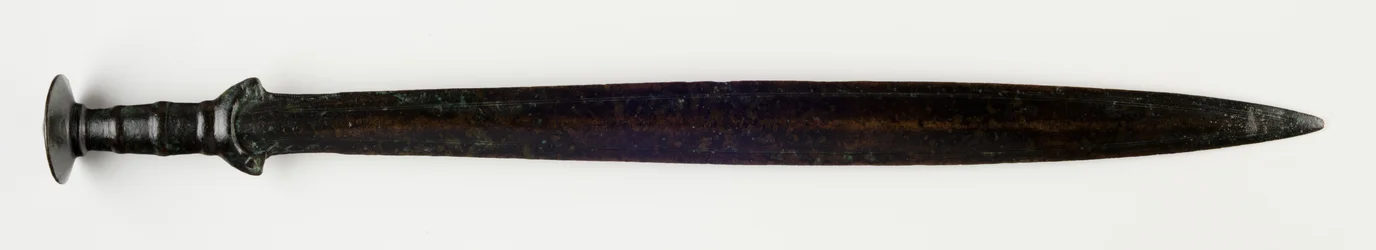 Meč, cca 1300-900 př. n. l. (bronz)
