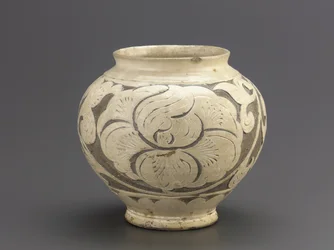 Dóza se sgrafitovou výzdobou, Jiaozuo, provincie Henan, dynastie Northern Song, první polovina 11. století (keramika)