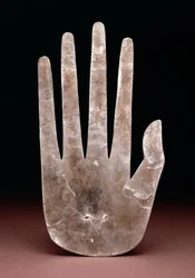 Ručně tvarovaný výřez, 200 BC-400 AD (slída)